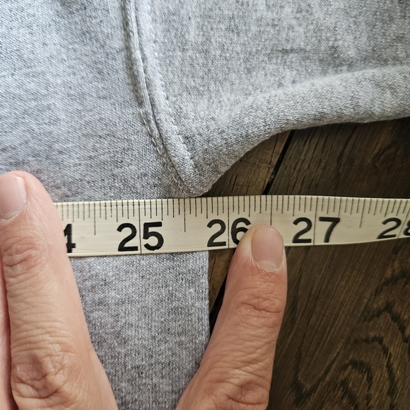 NWT Maverick the collection gray sweatshirt yes she can XL - Picture 6 of 7